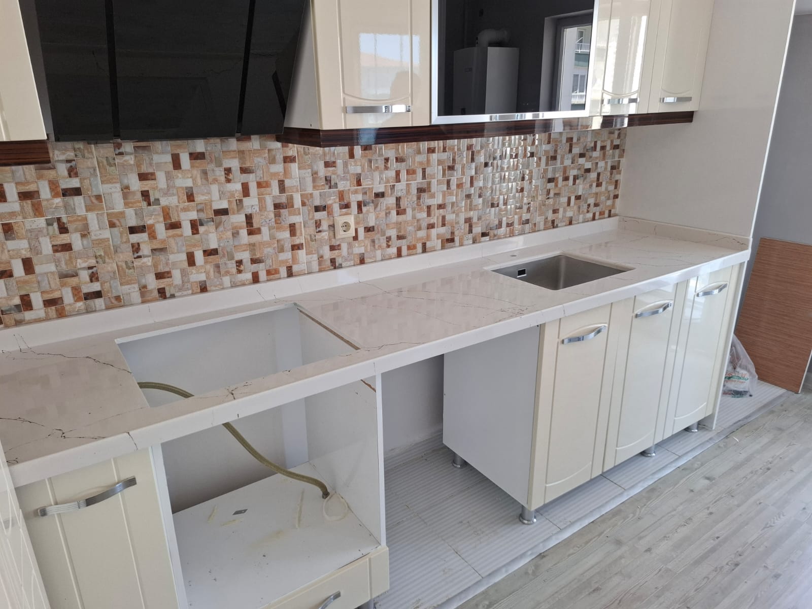 Ankara banyo lavabo dolap beyaz fayans