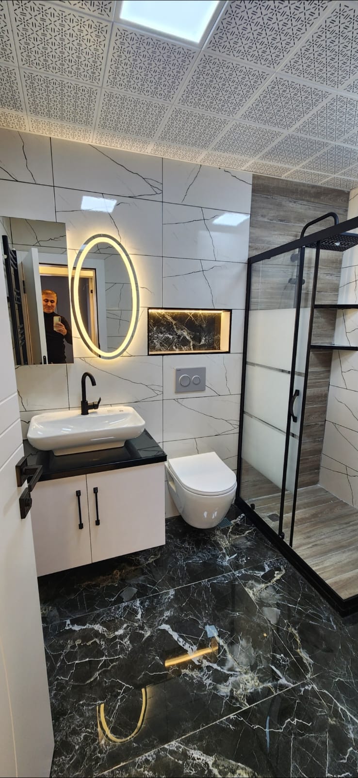 Ankara mutfak dekorasyon - gri dolap LED asma tavan