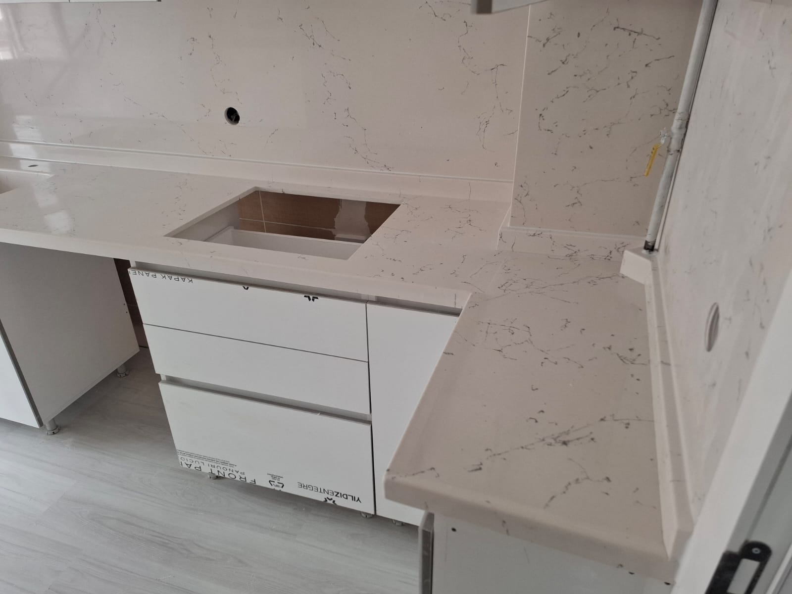 Ankara mutfak dolap tasarımı - lacivert beyaz modern mutfak