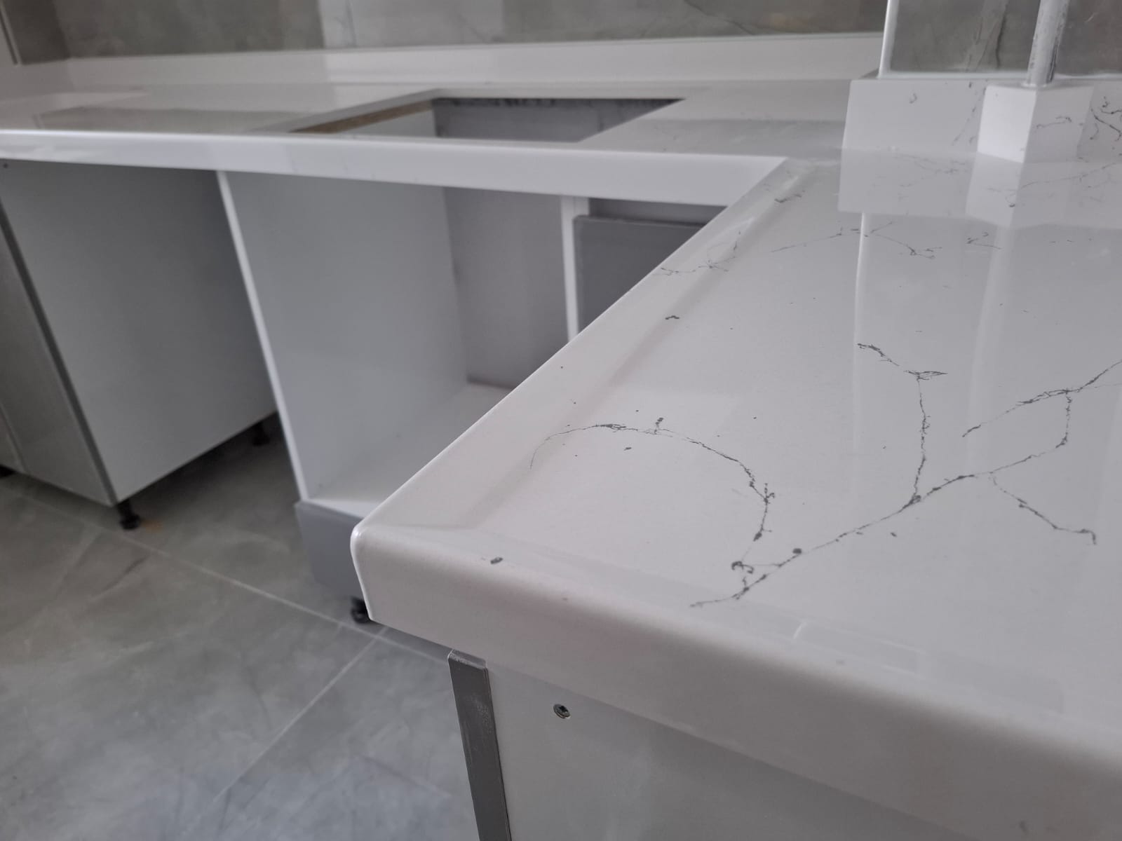 Ankara mutfak köşe dolap beyaz montaj